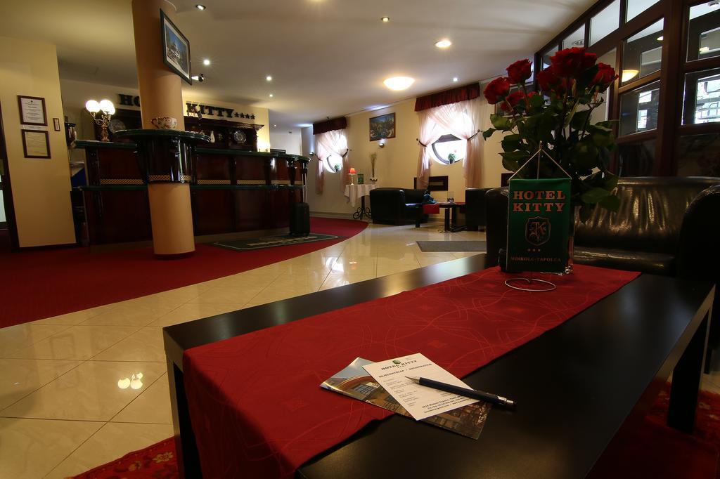 Hotel Kitty Miskolc Exterior photo